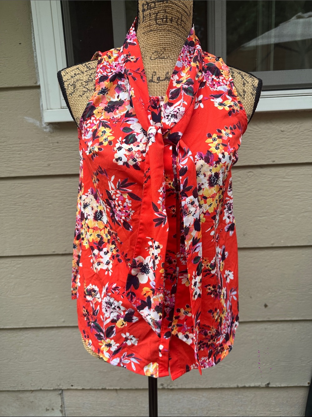 a.n.a Red Floral Tie-Neck Sleeveless Camisole